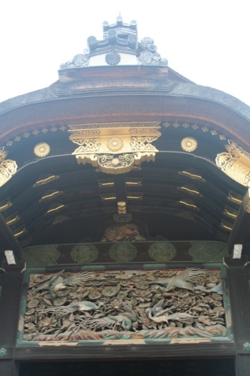 The gate to Nijo-jo.