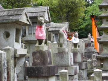 This shrine has many little shrines along it's course.